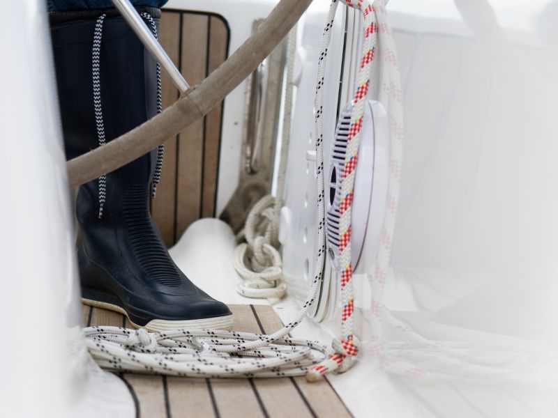 Bezpieczeństwo pracowników podczas pracy na okrętach i statkach